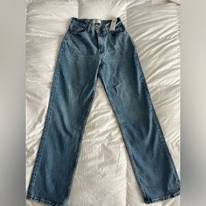 Abercrombie and Fitch’s Curve Love 90s Straight Jean
